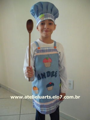 Avental infantil e chapéu mestre cuca