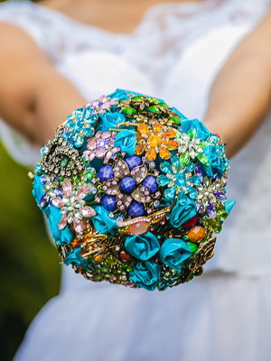 Buquê de broches noivas