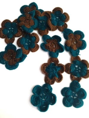 Cachecol crochê flores