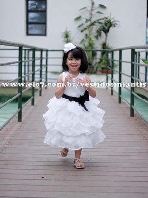 Vestido princesa branco e preto