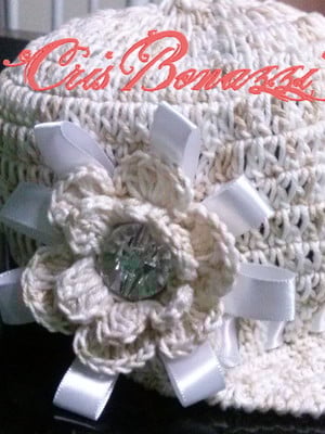 Bone para bebê em crochê