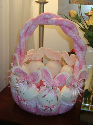 Cesta em tecido com coelhinhos