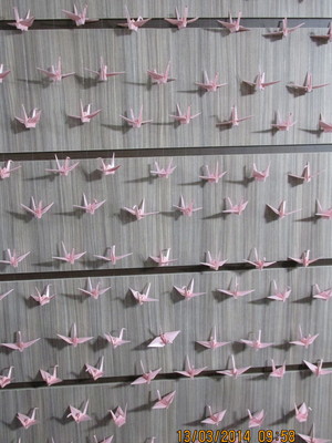 Móbile com tsurus em origami