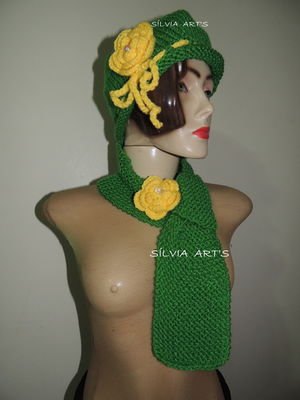 Conjunto de cachecol e gorro flor