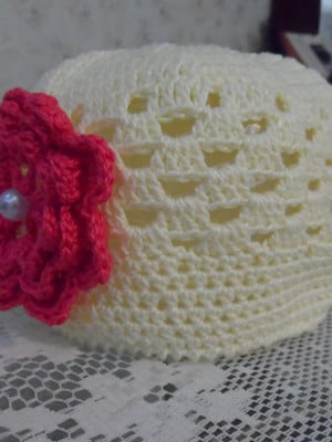 Gorro em crochê de linha (3 à 6 meses)