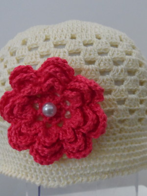 Gorro em crochê de linha (9 à 12 meses)