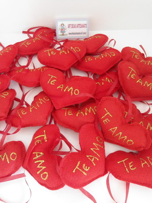 Corações de feltro