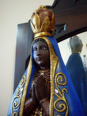 Nossa senhora aparecida de gesso pintado 60cm.