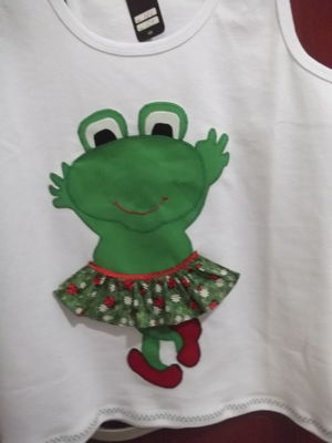 Camisetas em patch aplique sapa de saia