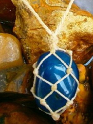 Colar com ágata azul (tingida)