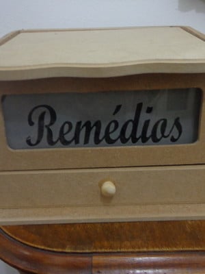 Caixa de remédios \média-