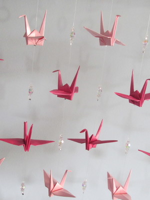 Móbile com tsurus em origami