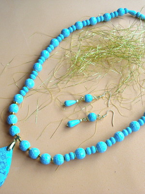 Conjunto de pedras howlita turquesa