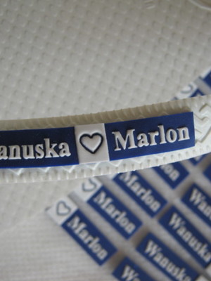 Havaianas top personalizadas com etiquetas para casamento