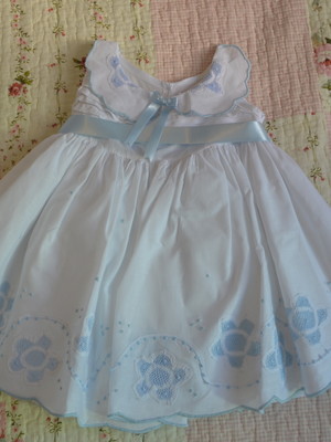 Vestido com bordado em renda renascença