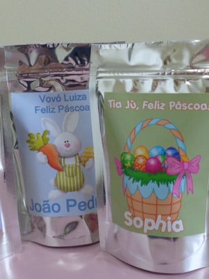Saquinho metalizado recheado páscoa