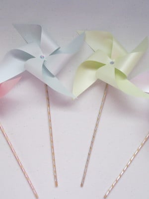 Cataventos de papel decorativos tons pastel