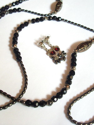 Conjunto de cristal e hematita