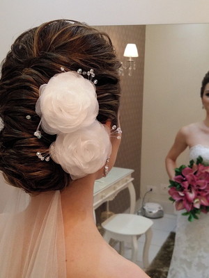 Arranjo de cabelo para noivas