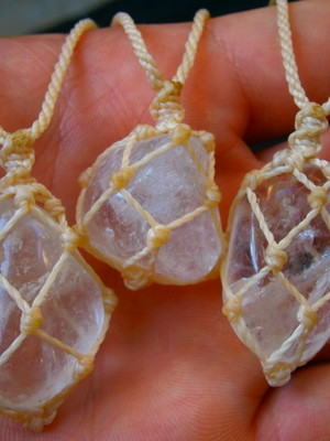 Colar com cristal