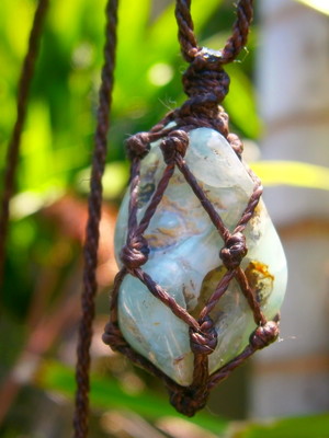Colar com opala dos andes ou andina |