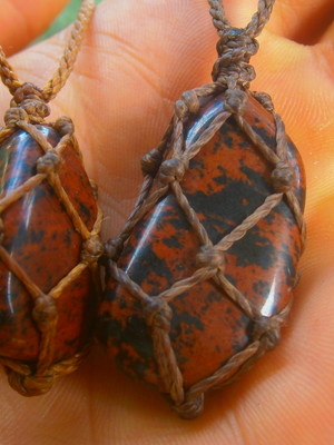 Colar com obsidiana marrom