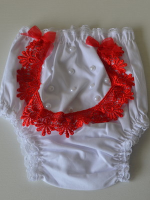 Calcinha customizada com renda guipir
