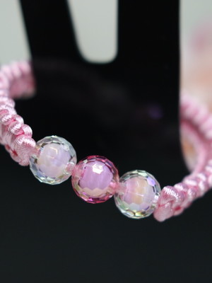 Pulseira macramê com cristais