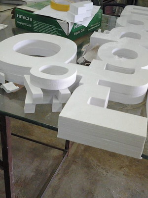 Letras em pvc expandido