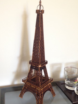 Peça decorativa torre eiffel em mdf