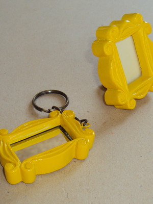 01 mini porta ret. 3x4 cm e 01 chaveiro