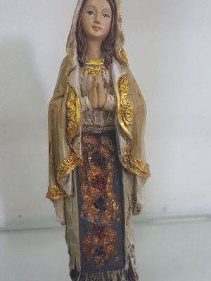 Nossa senhora lourdes resina estilizado