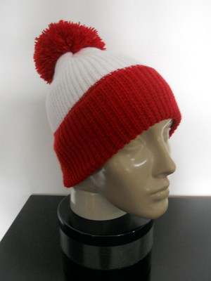 Gorro de lã vermelho e branco