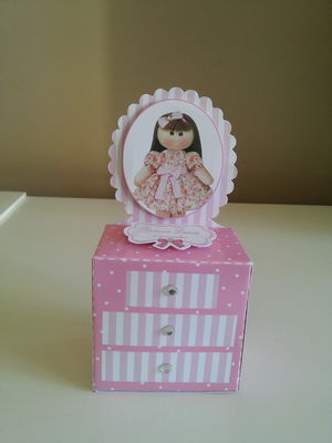 Caixa penteadeira boneca de pano