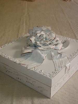 Caixa decorada com rosas