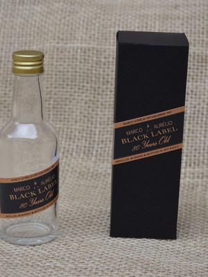 Garrafinha de whisky black label