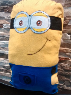 Almofada minion feltro