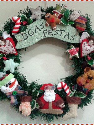 Guirlanda de natal com apliques em patchwork