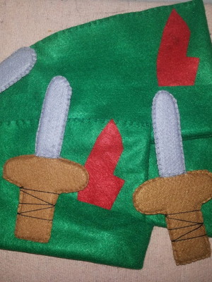 Lembrancinhas: chapéu e adaga flexível do peter pan