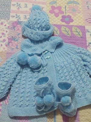 Conjunto em lã para bebe em trico