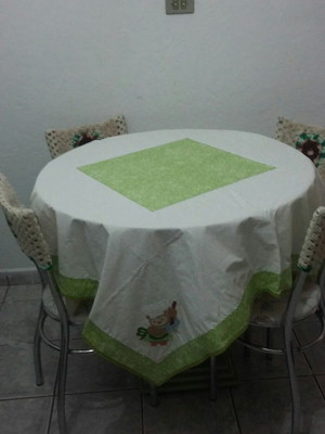 Toalha de mesa patchaplique corujas