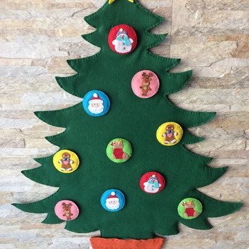 Árvore de Natal em feltro para crianças