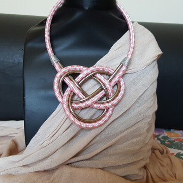 Maxi colar de cordas rosa