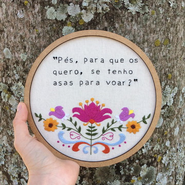 Quadro bordado ‘Asas para voar’
