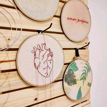 Coração anatômico Bordado a mão Quadro decorativo