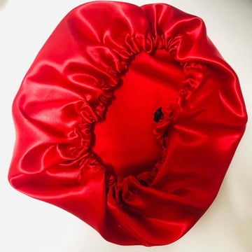 Touca de cetim dupla com ajuste de elástico