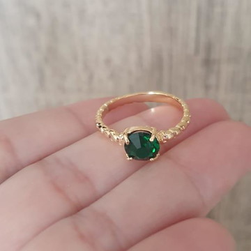 Anel solitário zircônia verde tam 18 banhado ouro 18k