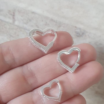 Trio brinco argola forma coração banhada prata conj 3 pares