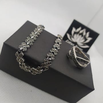 Pulseira + anel prata com macassitas