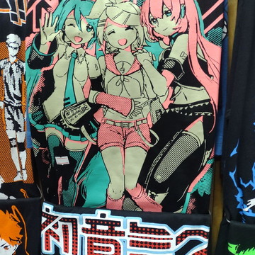 Camiseta vocaloid 3 personagem preta